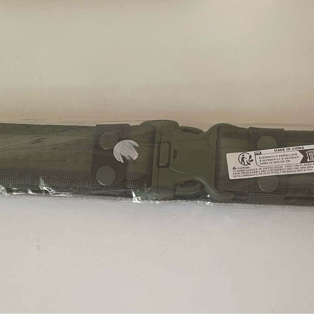 Men’s  Army Green Utility Belt   Adjustable waist up to 44 inches NWT
